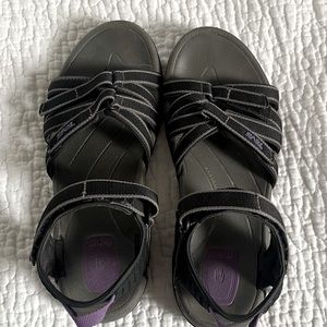 Teva Tirra Women’s Sandals are ready for your big adventure!